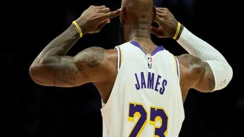 篮球盛宴连连！新疆VS辽宁，CBA双雄争霸，连战连捷谁能笑到最后？